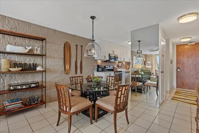 Listing Image for 250 Hauoli St 407 12 of 39