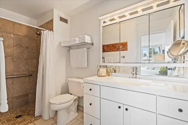 Listing Image for 250 Hauoli St 407 18 of 39