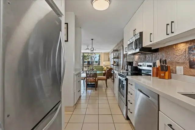 Listing Image for 250 Hauoli St 407 28 of 39