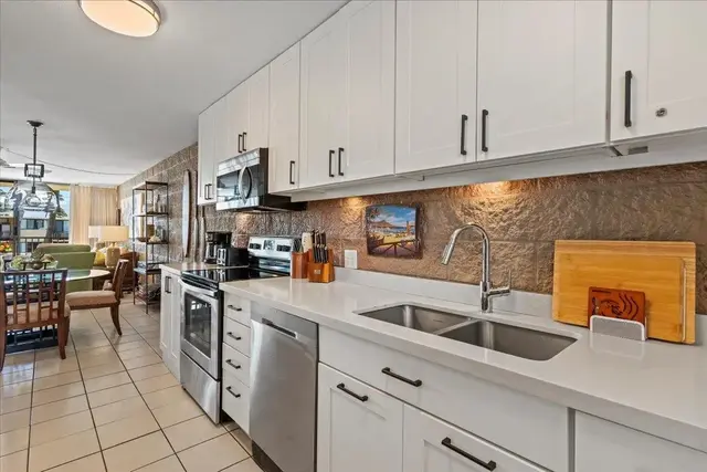 Listing Image for 250 Hauoli St 407 5 of 39