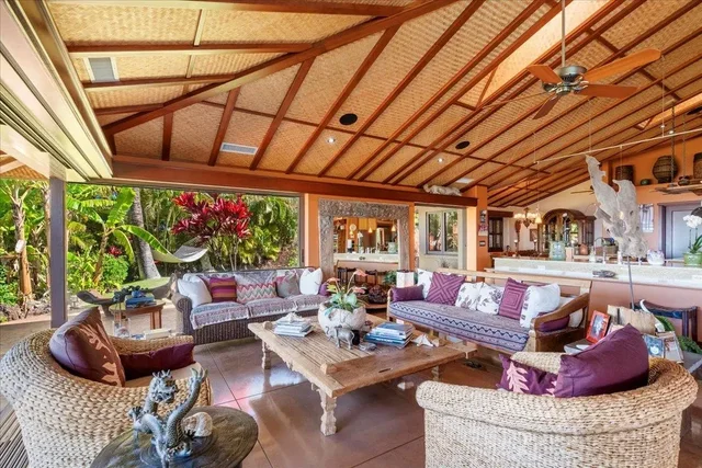 Listing Image for 26 E Mahi Pua Pl 9 of 49