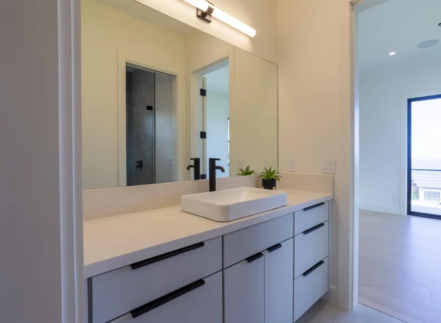 Listing Image for 111 Mehana Rd Unit A 33 of 41