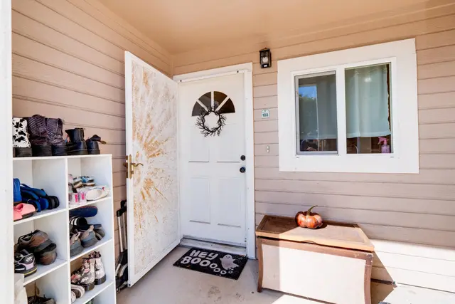 Listing Image for 40 Kapi Ln 17-103 15 of 15