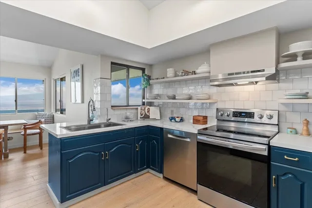 Listing Image for 545 Iiwi Way 17 of 50