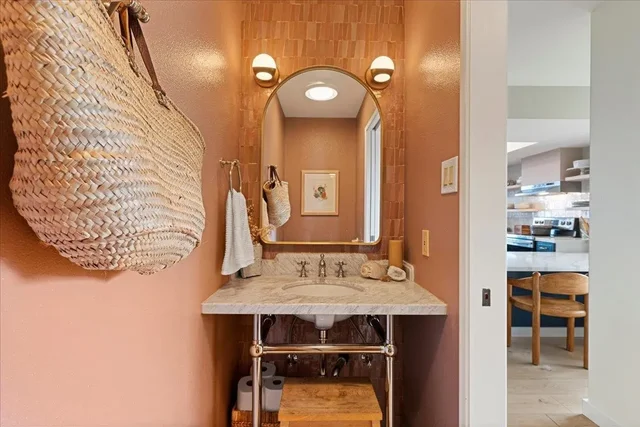 Listing Image for 545 Iiwi Way 19 of 50