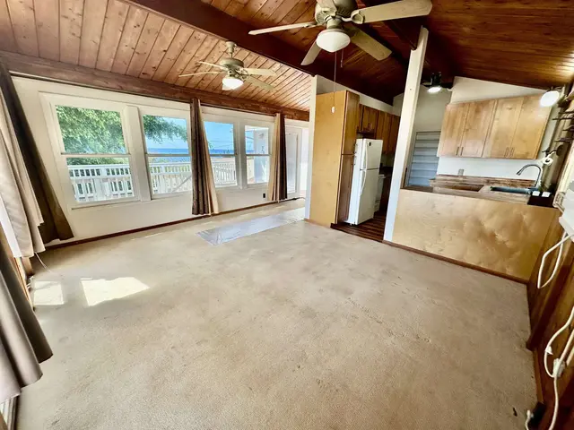 Listing Image for 1085 Nauwe St 16 of 44