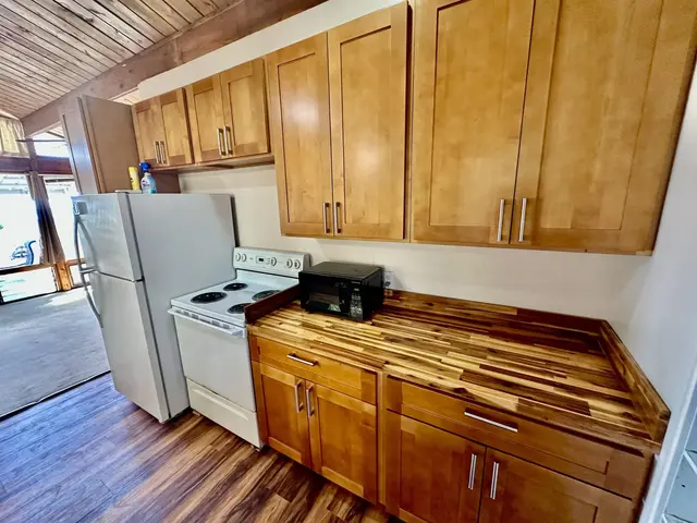 Listing Image for 1085 Nauwe St 20 of 44