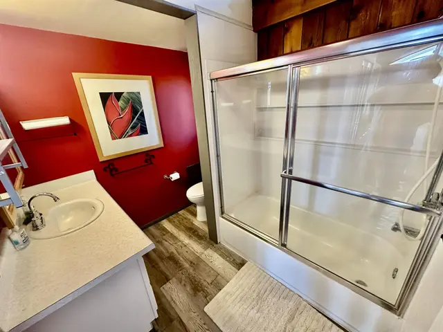Listing Image for 1085 Nauwe St 26 of 44