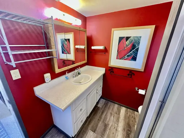 Listing Image for 1085 Nauwe St 27 of 44