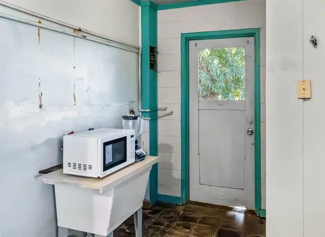 Listing Image for 433 Kahiki St 6 of 21