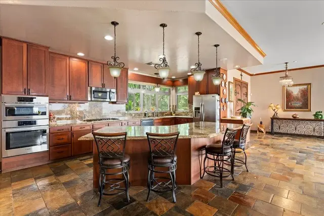 Listing Image for 75 E Huapala Pl B 15 of 50
