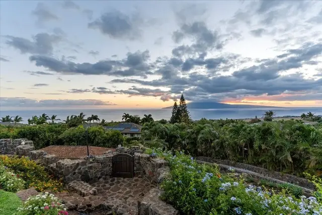Listing Image for 75 E Huapala Pl B 26 of 50