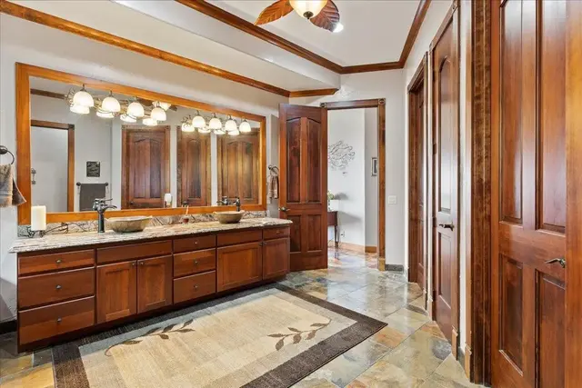 Listing Image for 75 E Huapala Pl B 30 of 50