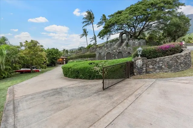 Listing Image for 75 E Huapala Pl B 38 of 50