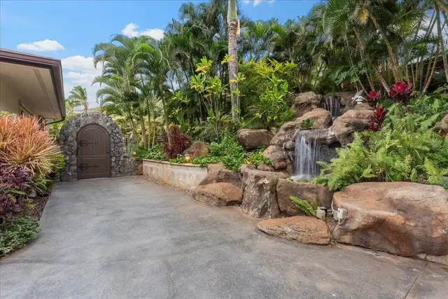 Listing Image for 75 E Huapala Pl B 40 of 50