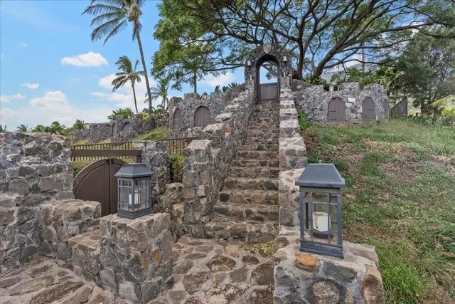 Listing Image for 75 E Huapala Pl B 44 of 50