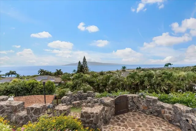 Listing Image for 75 E Huapala Pl B 45 of 50