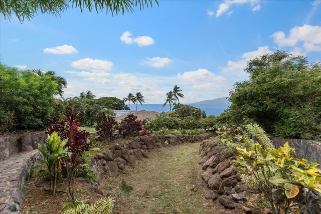 Listing Image for 75 E Huapala Pl B 46 of 50