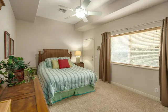 Listing Image for 8 Lily Pl 11 of 50