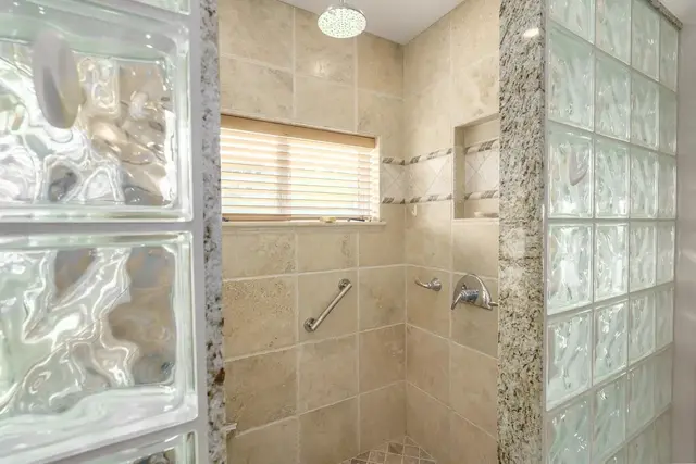 Listing Image for 8 Lily Pl 20 of 50