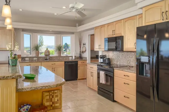 Listing Image for 8 Lily Pl 26 of 50