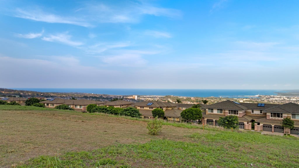 582 Kaunalipo Dr, Wailuku