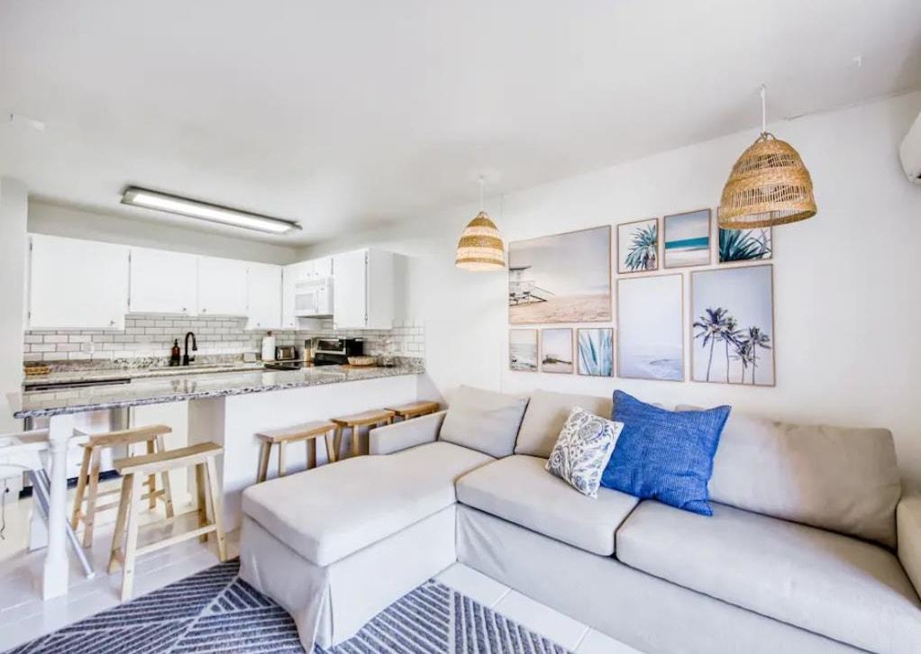 Photo of Listing #406079