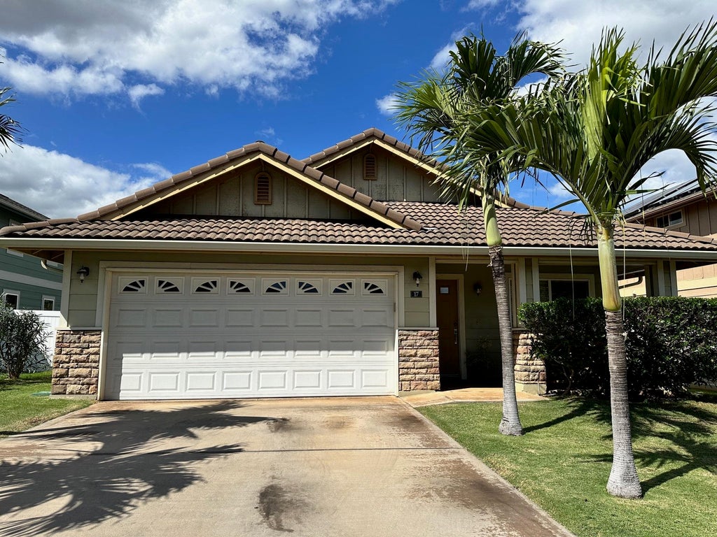 17 Molehulehu Loop, Kahului