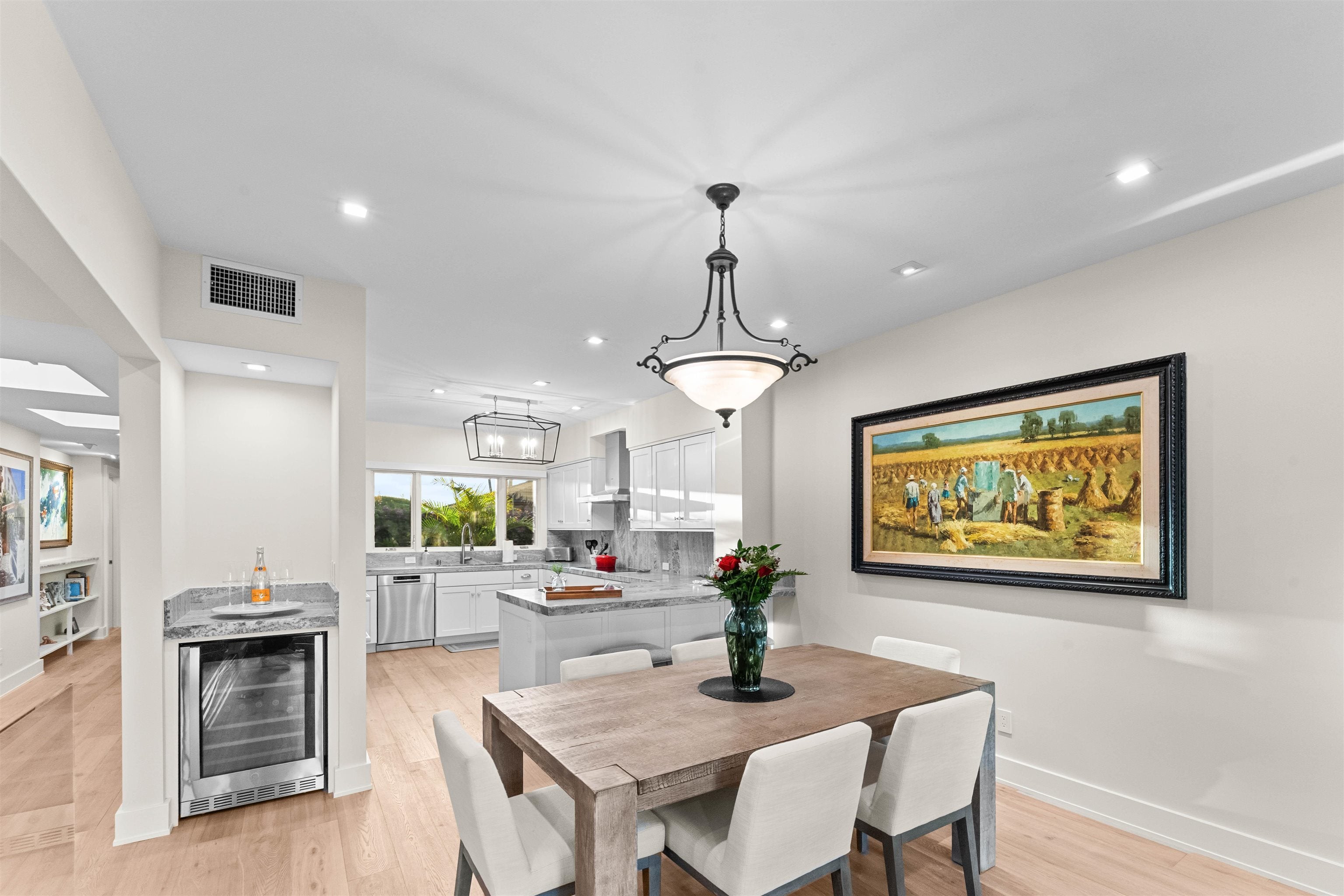 Photo of Listing #408042