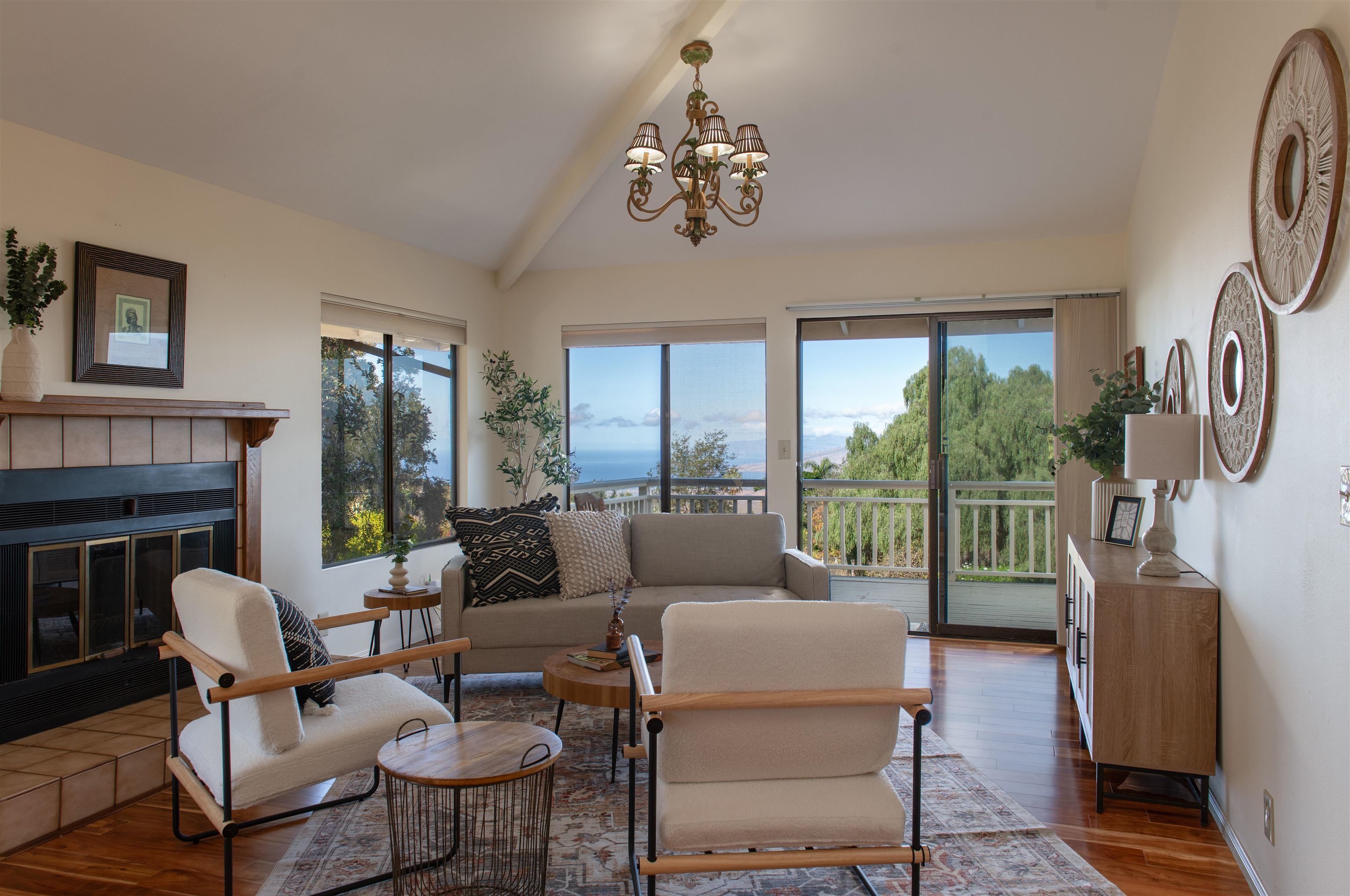 Photo of Listing #407413