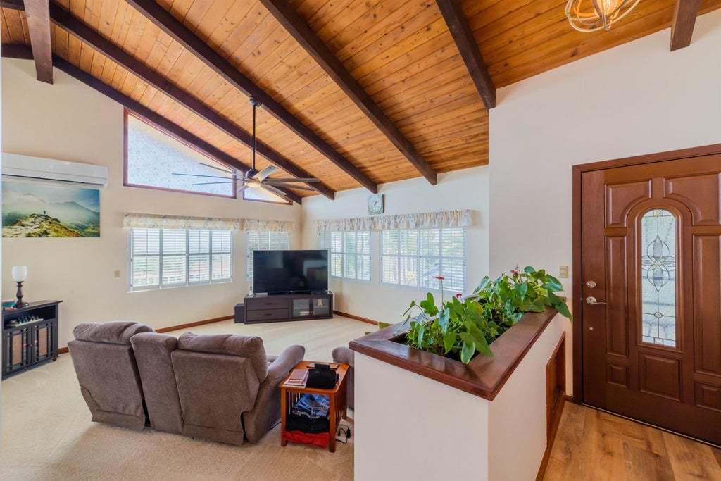 2679 Kamelani Loop, Pukalani