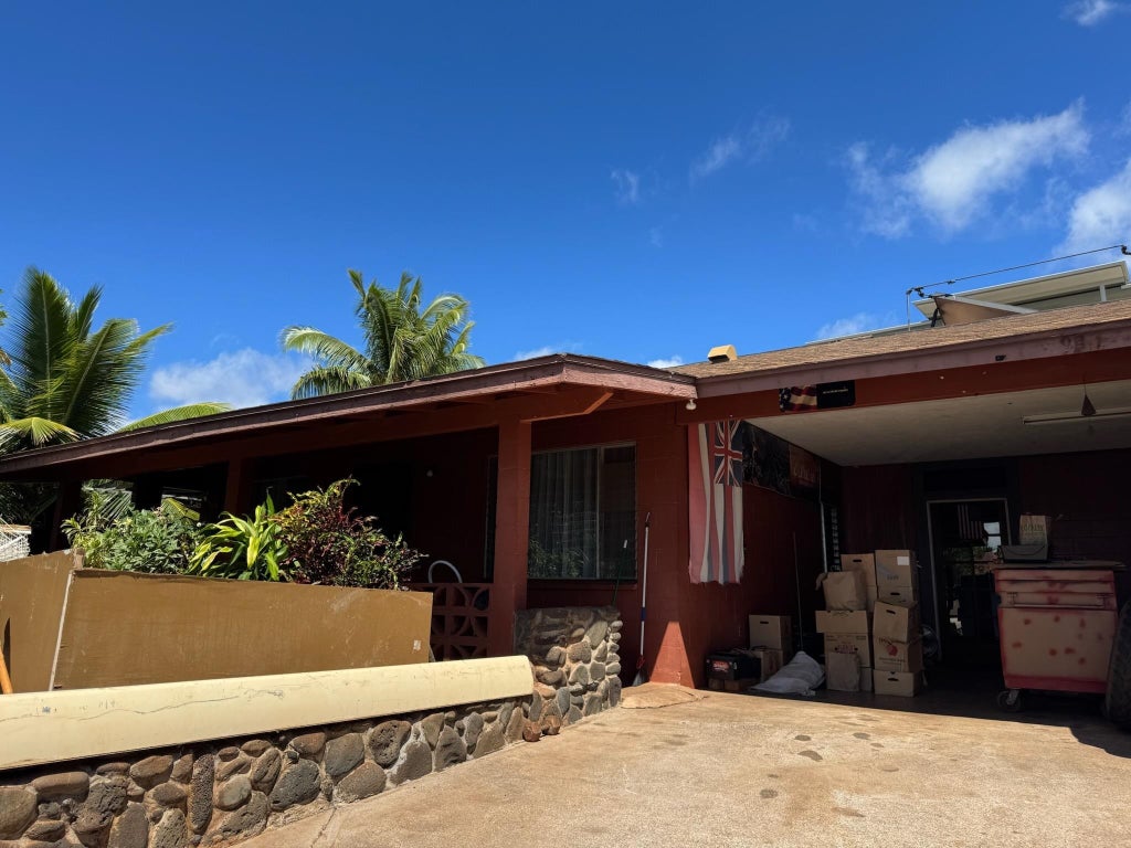 930 Kuialua Pl, Lahaina