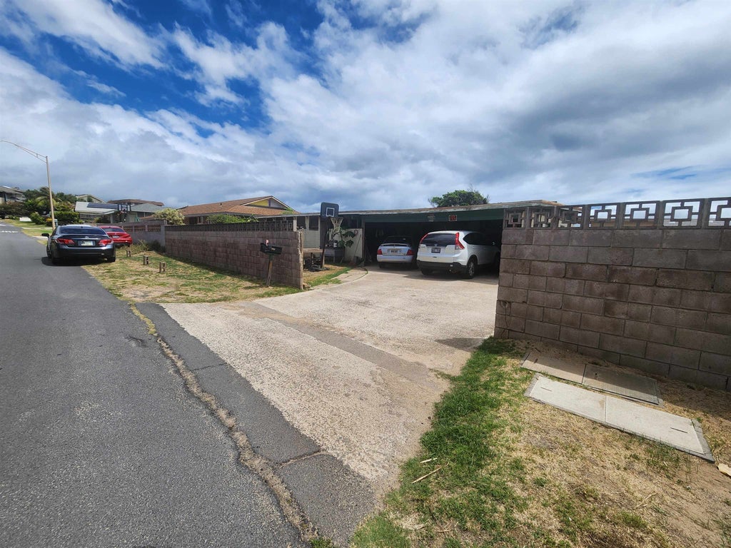 665 Pio Dr, Wailuku
