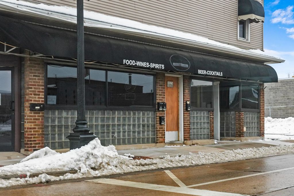 1027 S Main Street, OSHKOSH