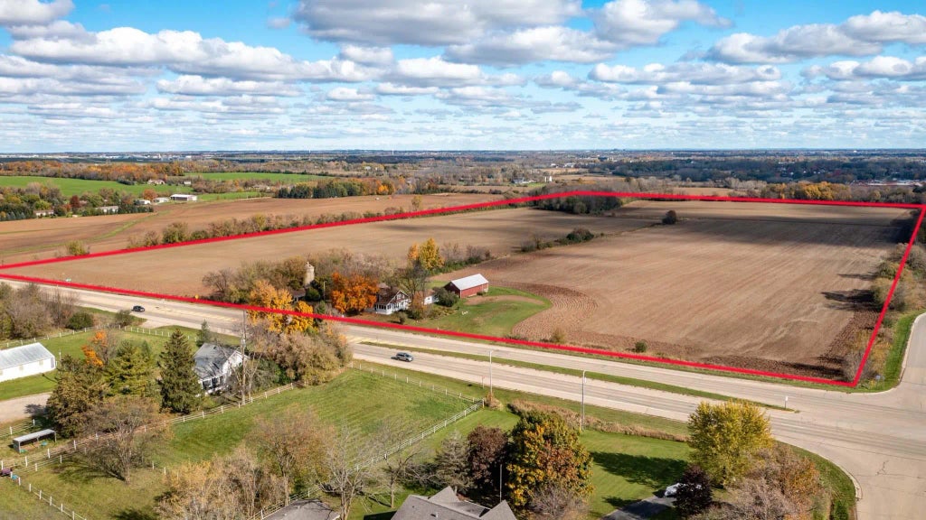 9134 State Road 76, NEENAH