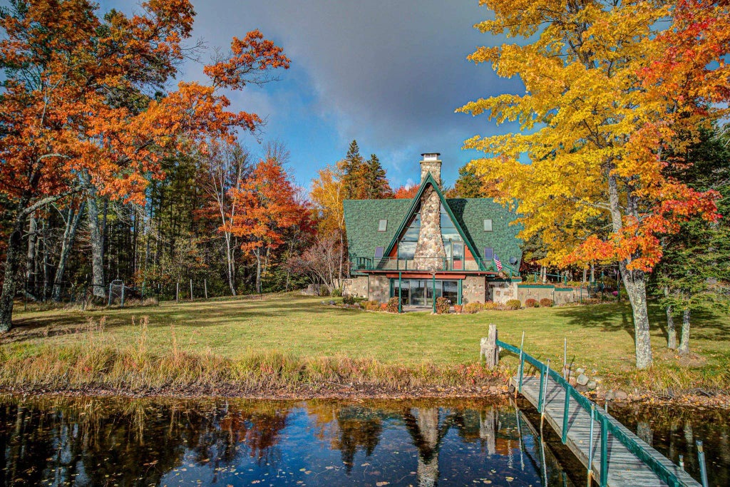 6147 County Rd E, PHELPS