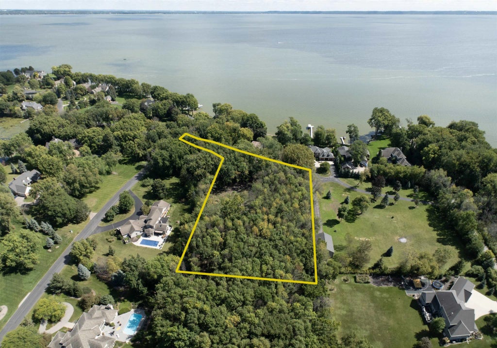 Limekiln Drive, NEENAH