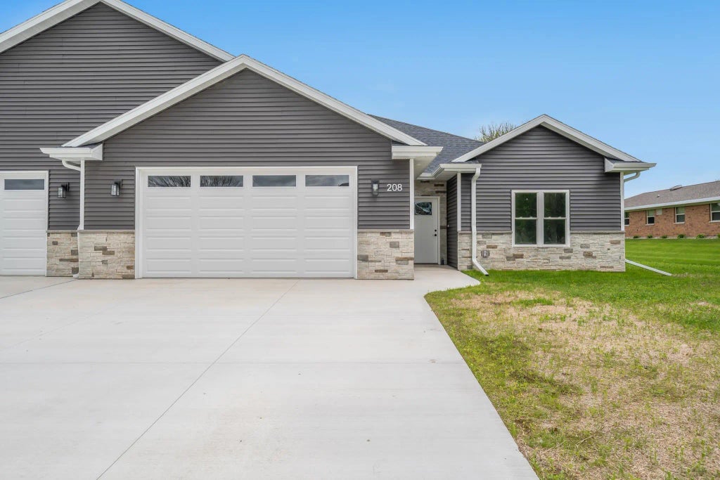 208 W National Avenue, BRILLION