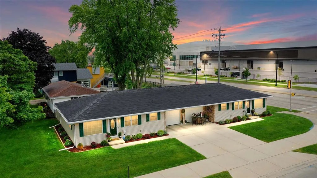 1839 S Oneida Street, GREEN BAY