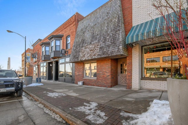 321 Main Avenue, DE PERE
