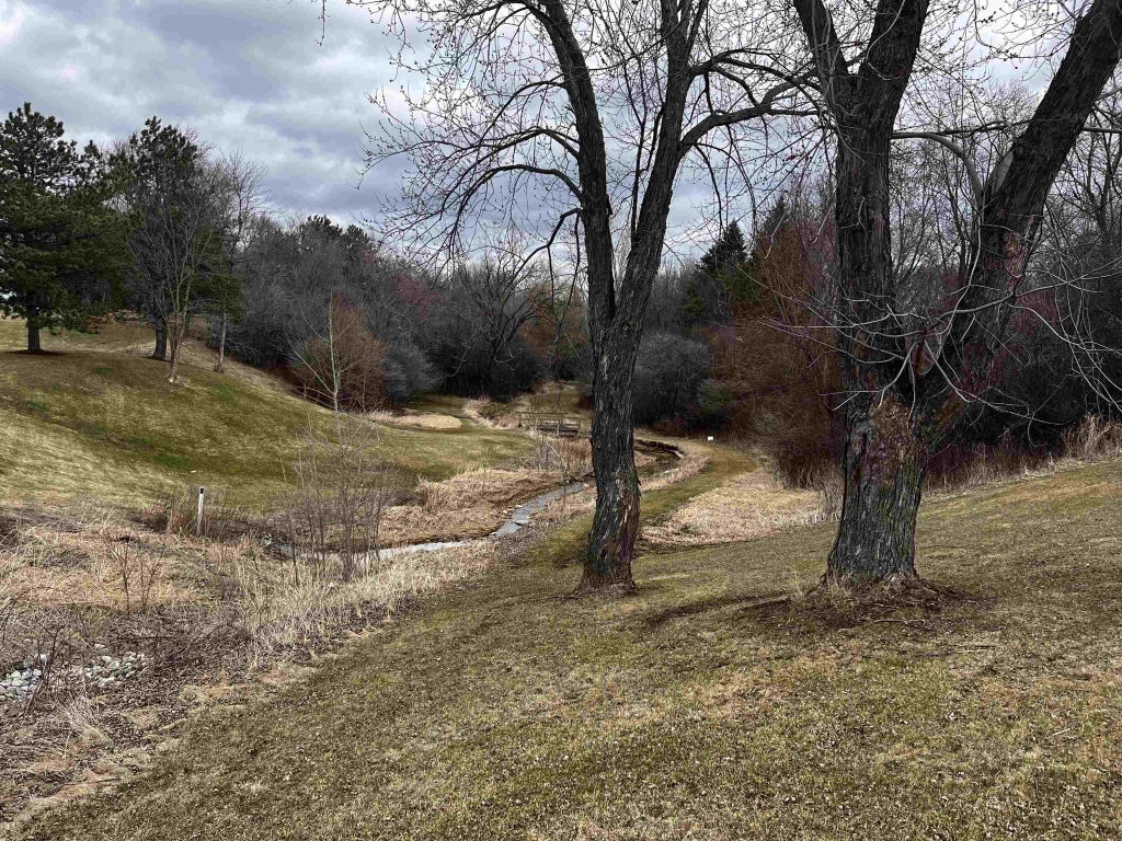 Lost Dauphin Road, DE PERE