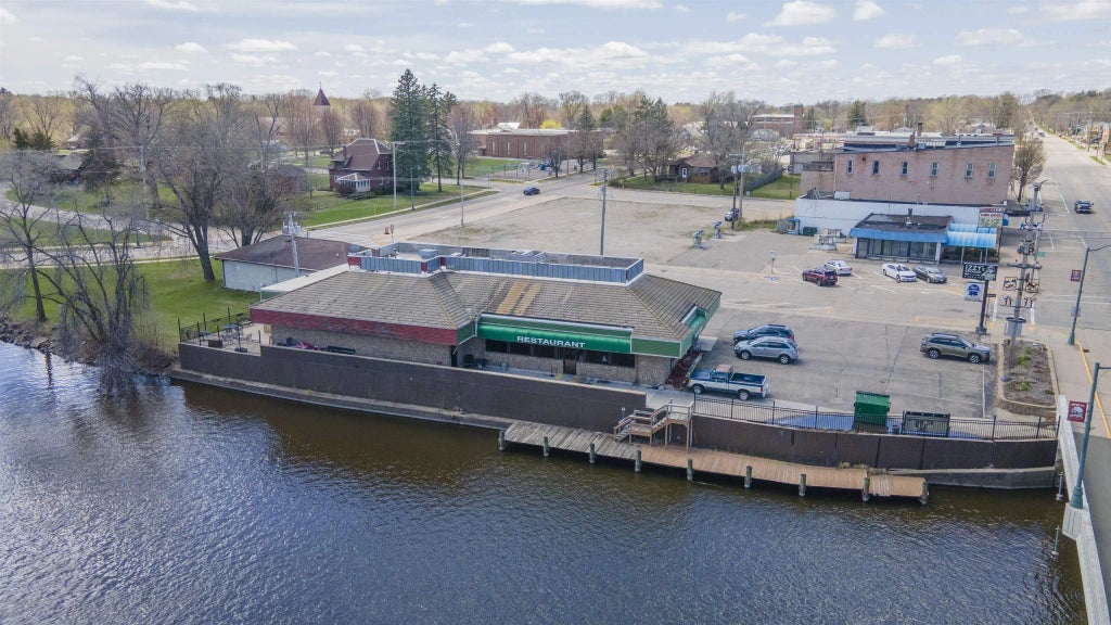 186 Broadway Street, BERLIN