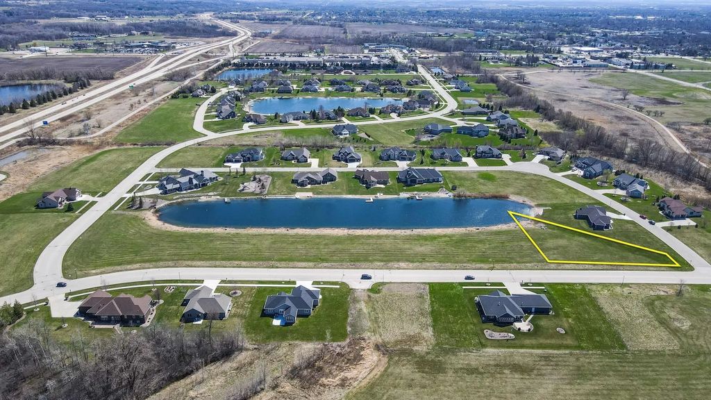 1060 Ducharme Parkway 49, FOND DU LAC