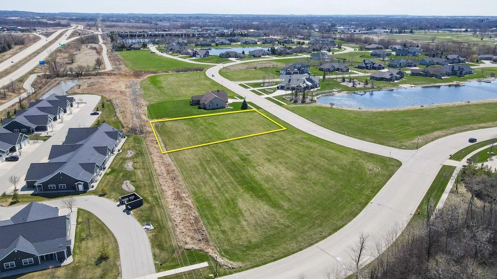531 N Country Lane 36, FOND DU LAC