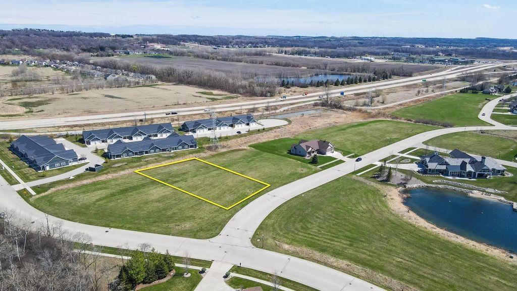 543 N Country Lane 37, FOND DU LAC