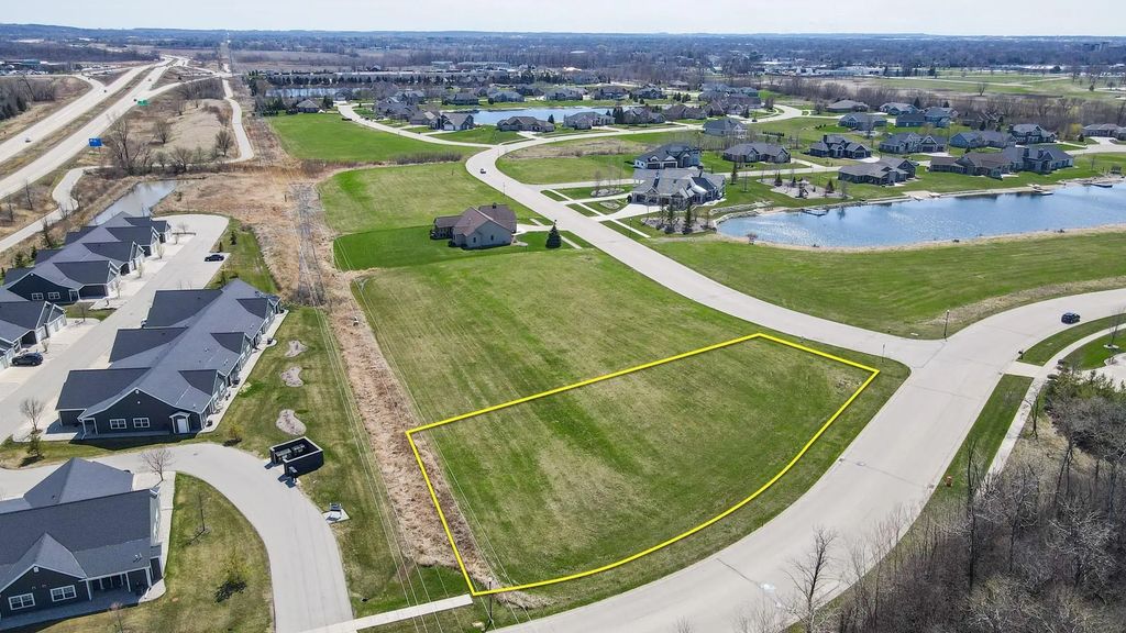 551 N Country Lane 38, FOND DU LAC