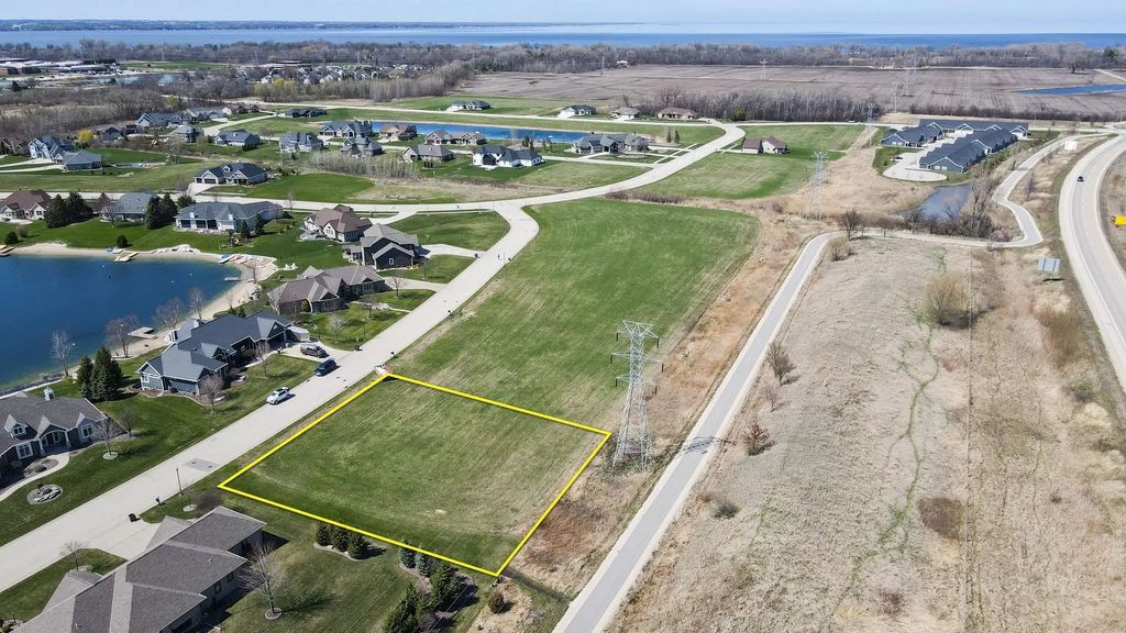1194 Spring Lake Drive 27, FOND DU LAC