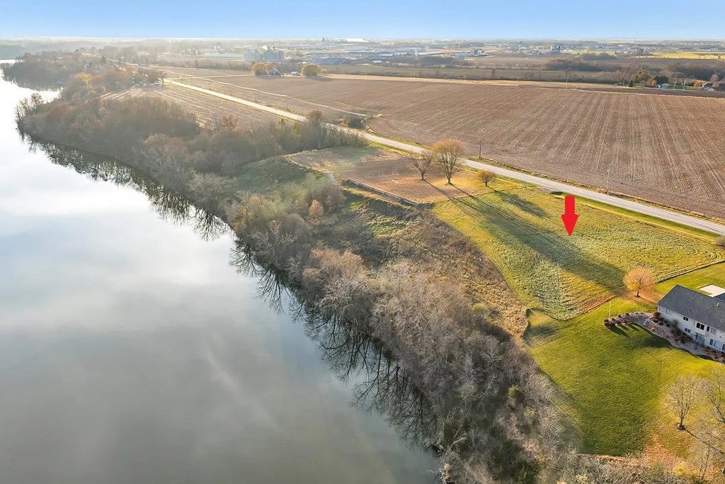 4251 Lost Dauphin Road 2, DE PERE