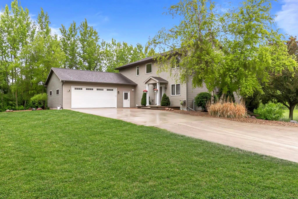 1475 County Road I, OSHKOSH