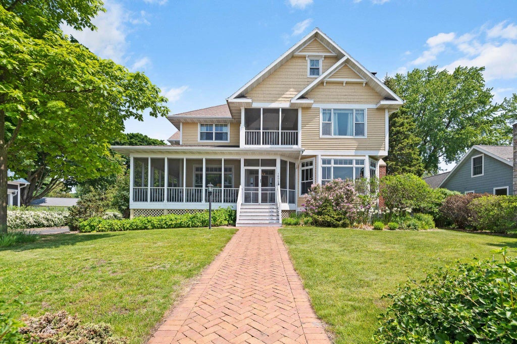 1006 Memorial Drive, STURGEON BAY